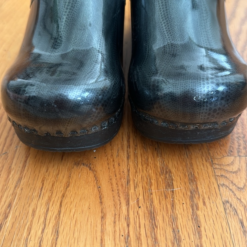 Dansko Clog Black With Grey Print - image 8